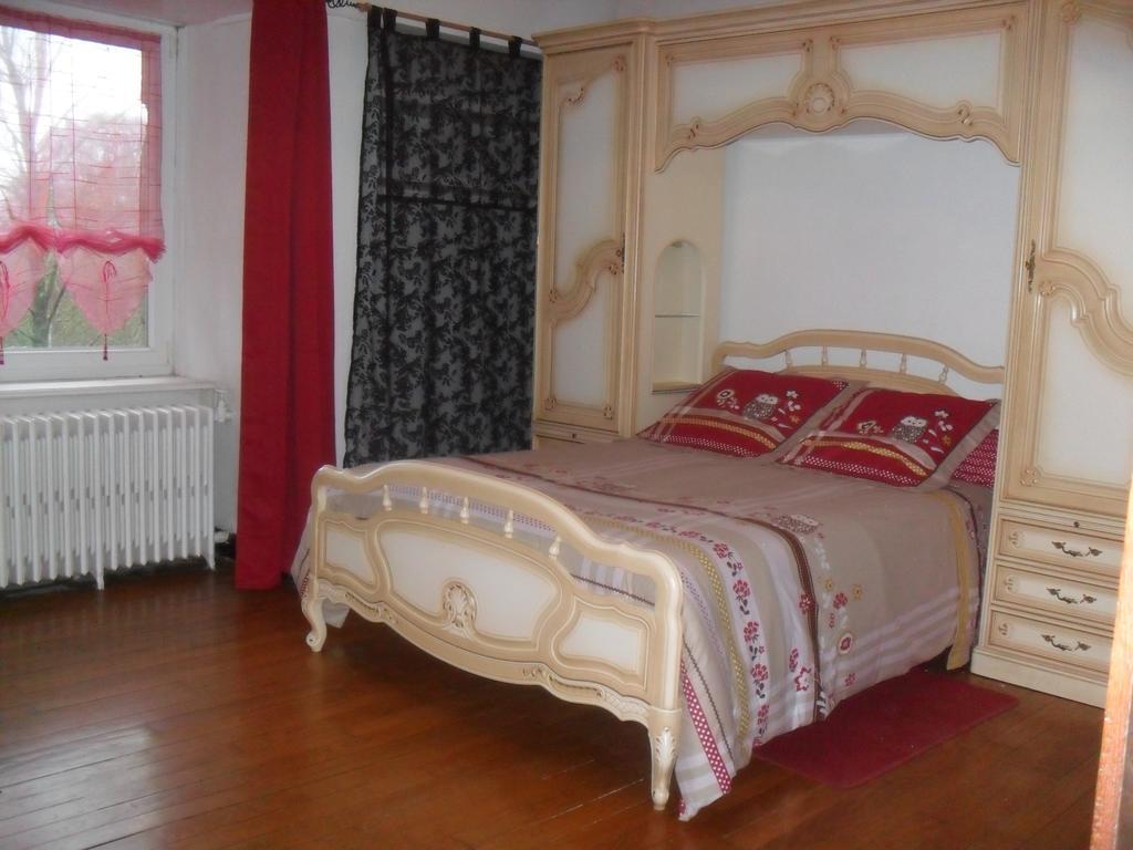 Gite De Peche Saint-Ellier-du-Maine Δωμάτιο φωτογραφία